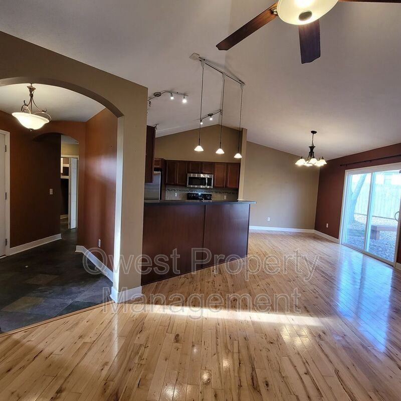 79 Rogue River View Dr Ne - Photo 2 of 28