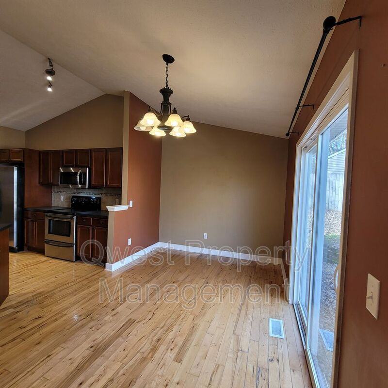 79 Rogue River View Dr Ne - Photo 4 of 28