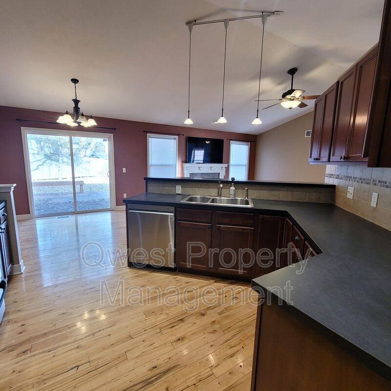 79 Rogue River View Dr Ne - Photo 7 of 28