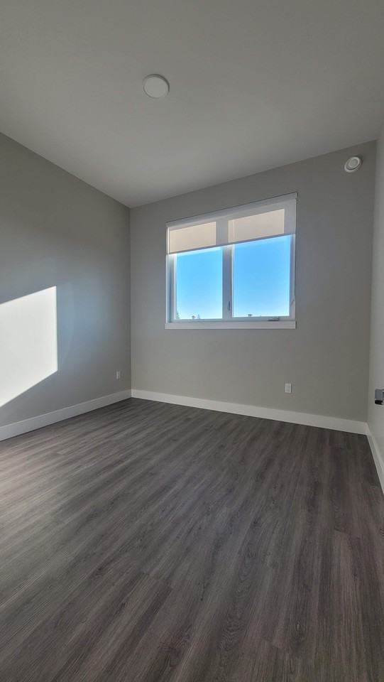 Rocklin St & Baycrest Ave - Photo 3 of 10