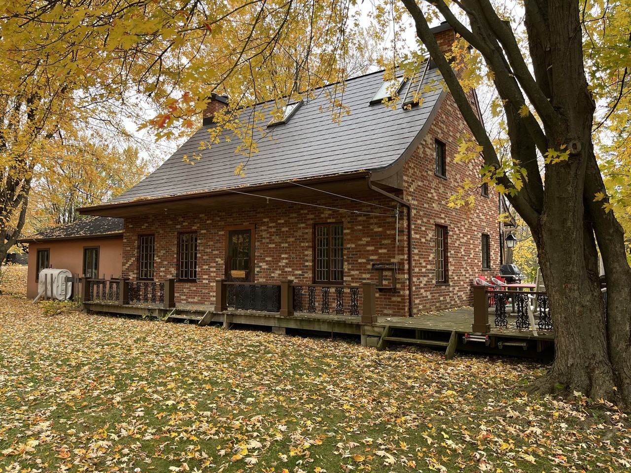 1252 Montée Wilson Apartments in Montréal, QC H9E 1E1
