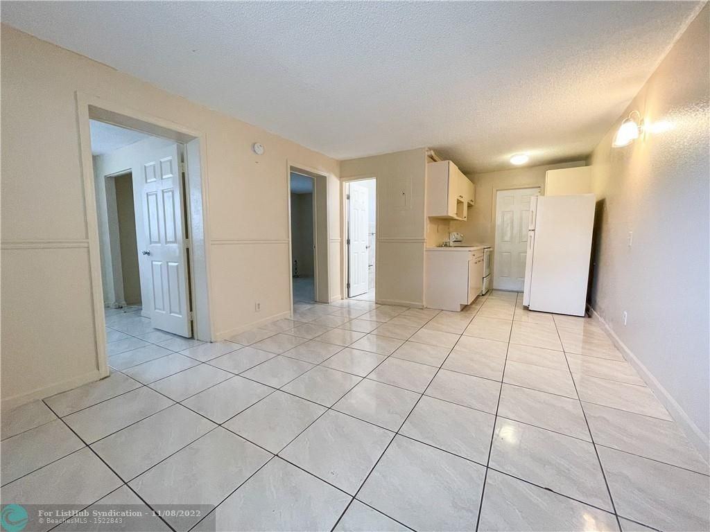 1717 Nw 8th Pl #1 - Photo 4 of 17