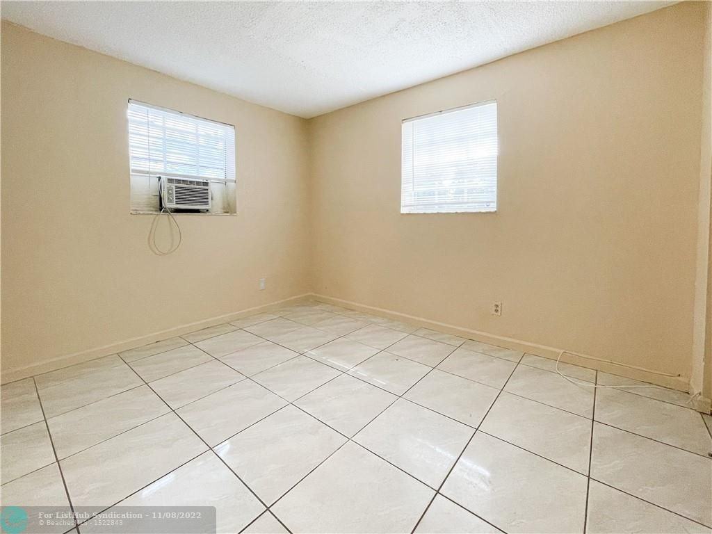 1717 Nw 8th Pl #1 - Photo 7 of 17