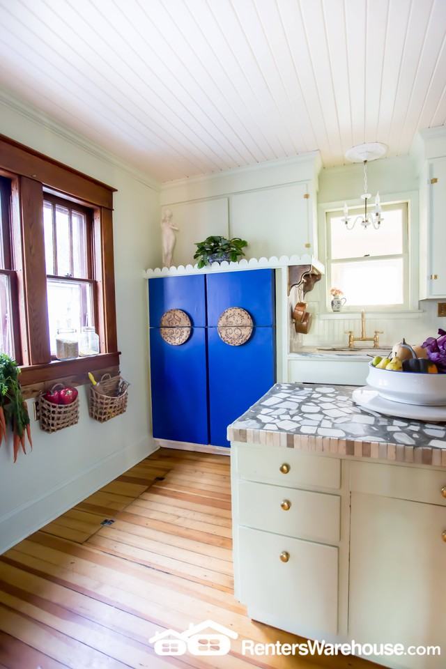 264 4th St N - Photo 3 of 10