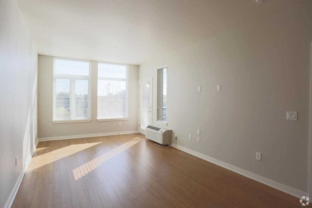 4357 N Williams Ave - Photo 7 of 30