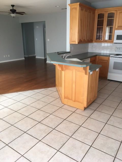 626 Maplewood Dr #1 - Photo 5 of 10