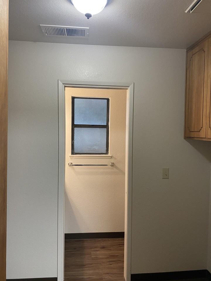 3500 Shawnee Dr #B - Photo 5 of 21