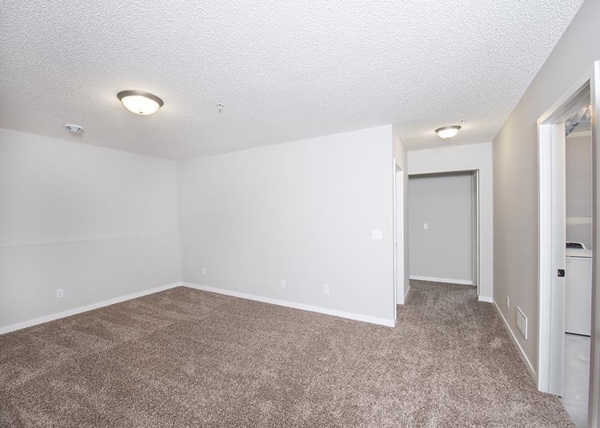 1606 16th Ave N - Photo 4 of 10