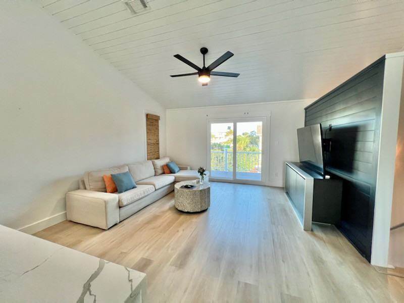 1 Gulf Breeze Ct #1 - Photo 2 of 39