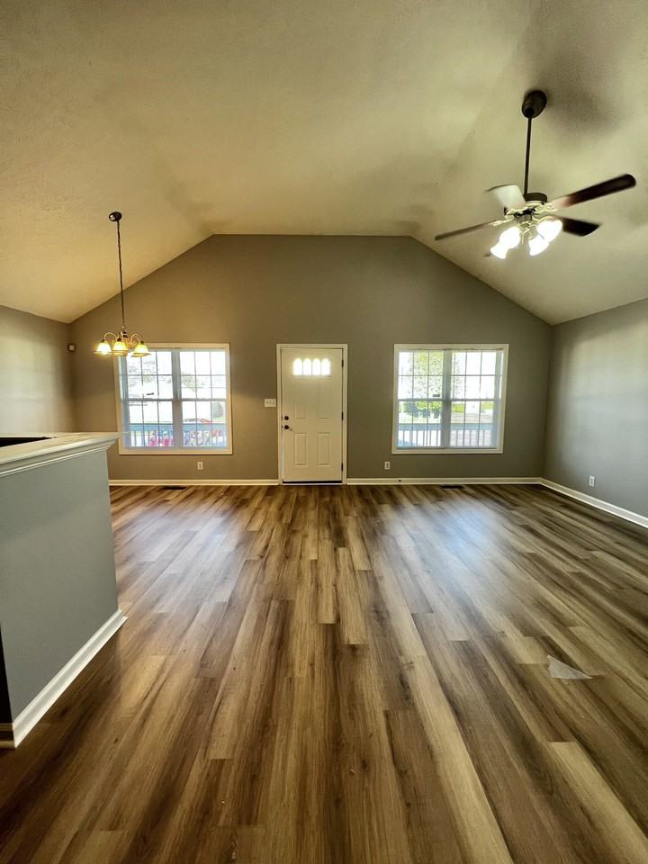 3444 Foxrun Ln - Photo 5 of 23