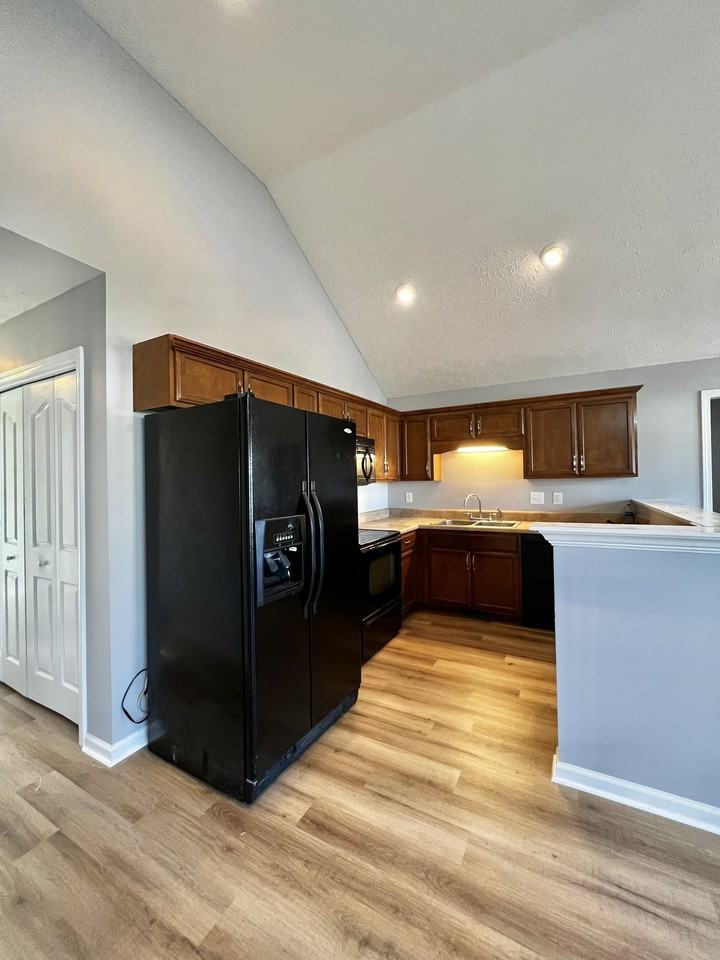 3444 Foxrun Ln - Photo 6 of 23