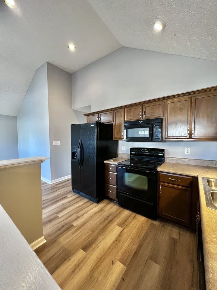 3444 Foxrun Ln - Photo 7 of 23