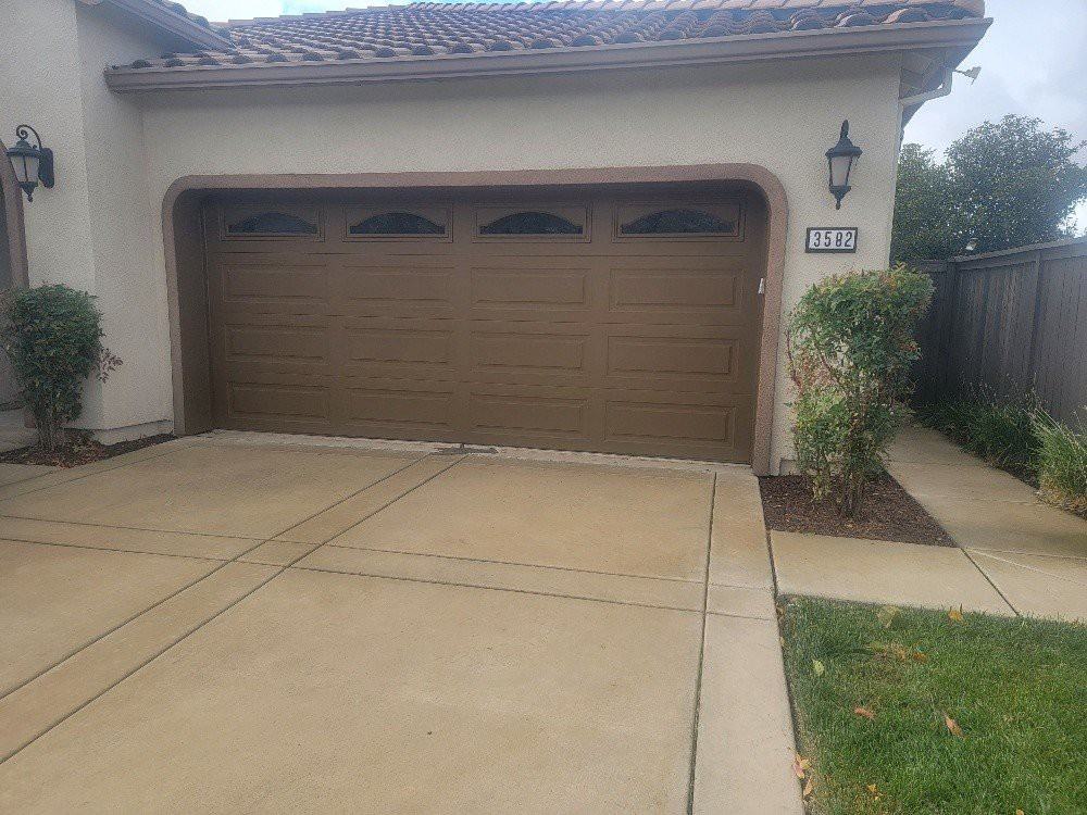 3582 Rosecrest Cir - Photo 2 of 46