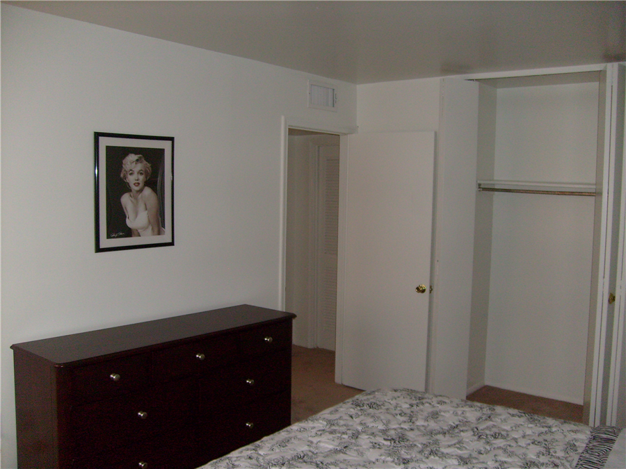 704 Madison Ave - Photo 2 of 10