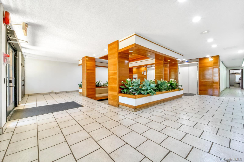 2714 Kahoaloha Ln #1401 - Photo 3 of 17