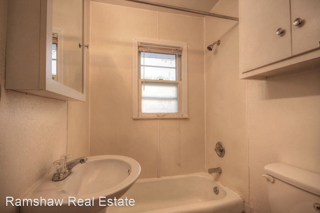 702WES - Photo 3 of 30