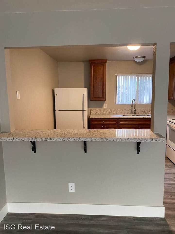 394 Zenith St. - Photo 2 of 17