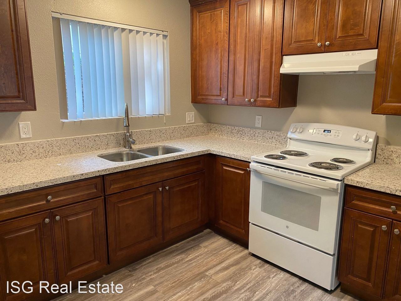 394 Zenith St. - Photo 3 of 17