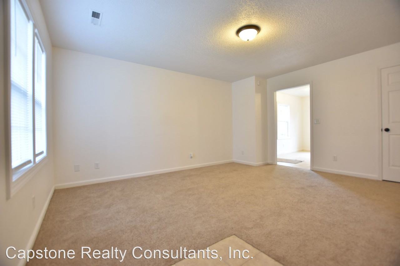 1843 Flatrock St - Photo 2 of 10