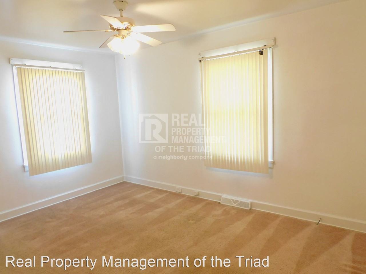 733 W 25 1/2 St - Photo 2 of 20