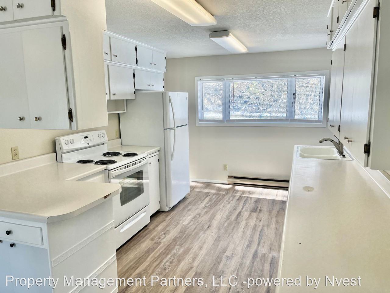 16001 N Suncrest Dr - Photo 2 of 11