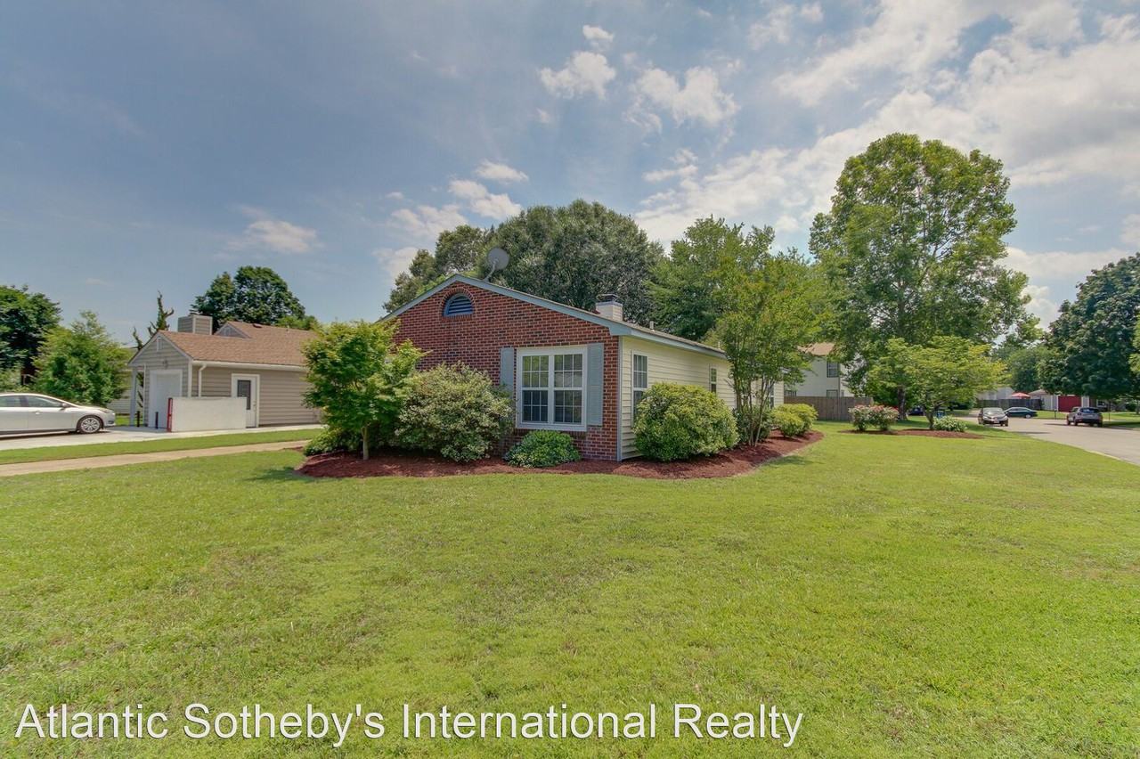 1001 White Oak Ct S - Photo 2 of 27