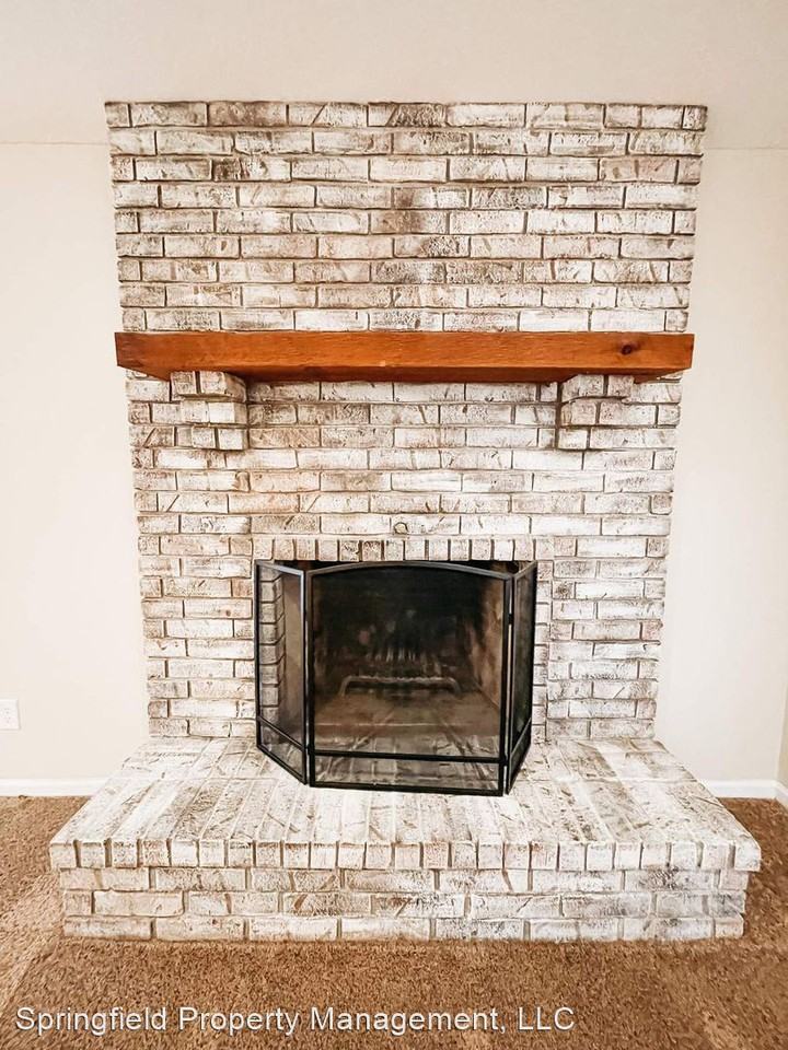 945 S Alex Ave - Photo 2 of 25