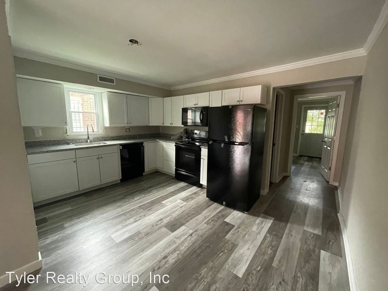 452 Harding Street - Photo 3 of 13