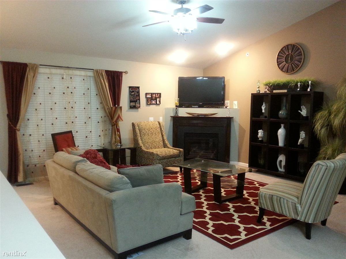 Austin Commons 2 - Photo 2 of 12