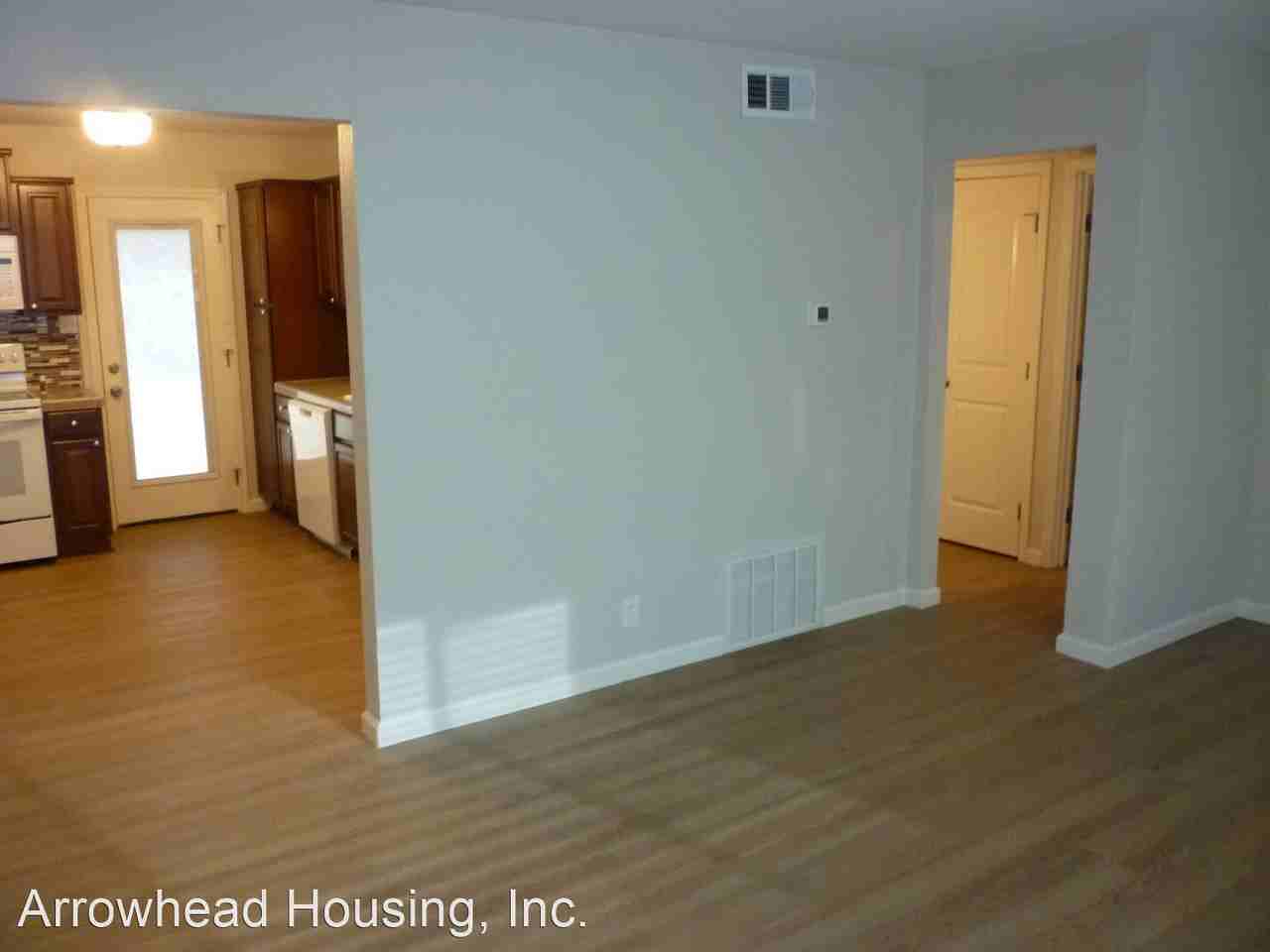 1034 Bridgeview Dr - Photo 3 of 19