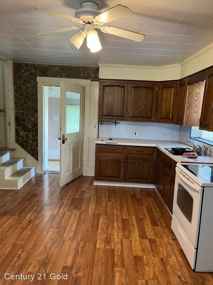 2844 Moselem Springs Rd - Photo 2 of 17