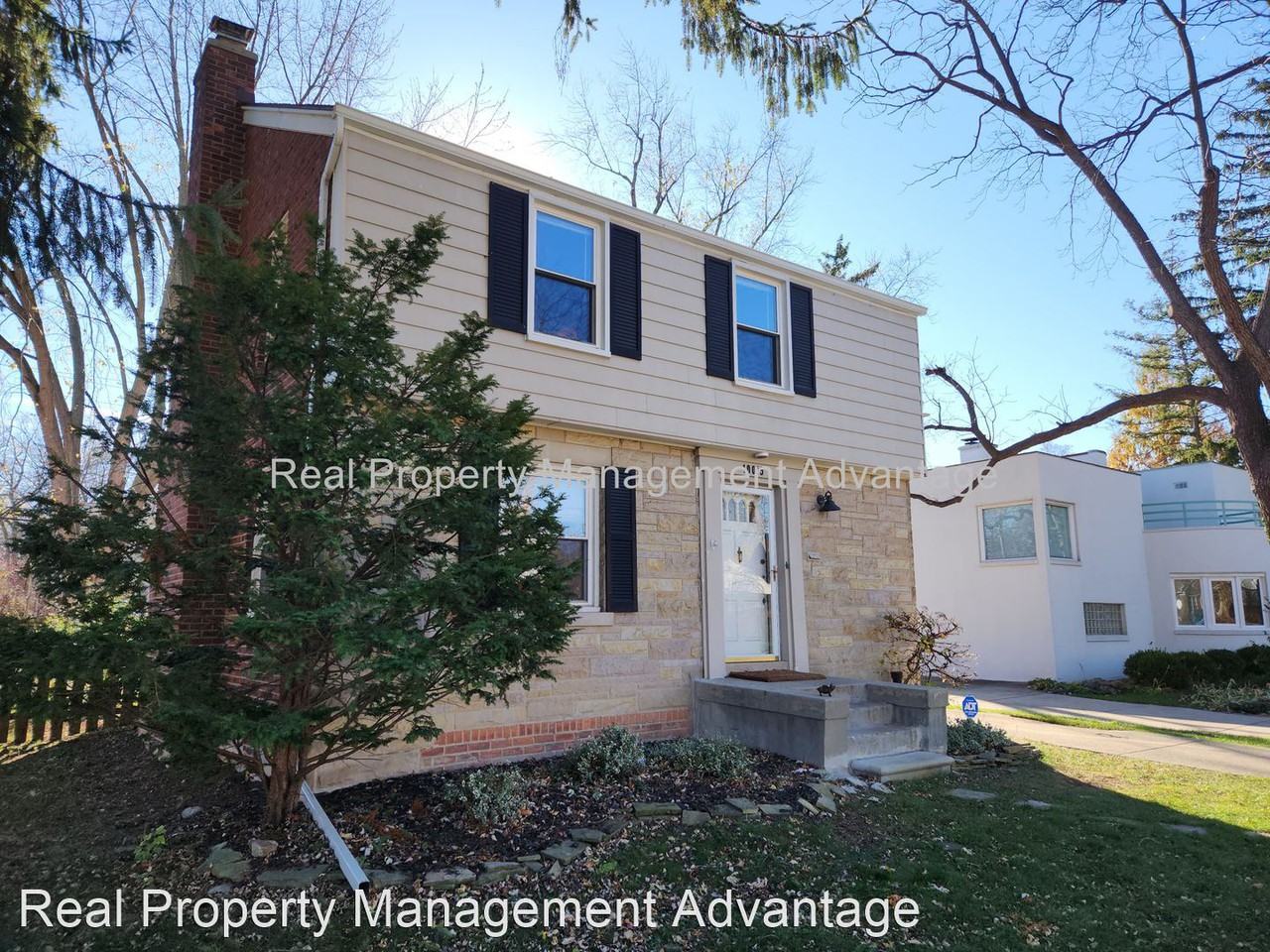 10015 Elgin Ave - Photo 2 of 24