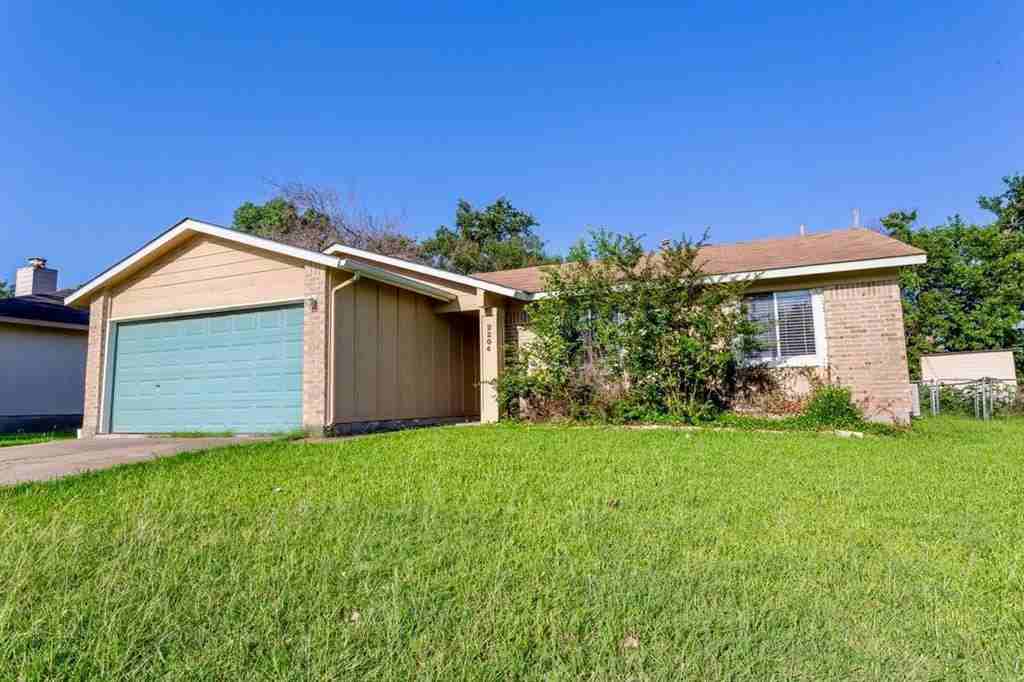 2204 Silver Spur - Photo 3 of 8