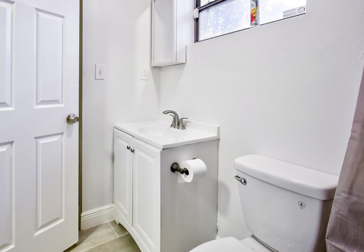 N Ashley St - Photo 5 of 18