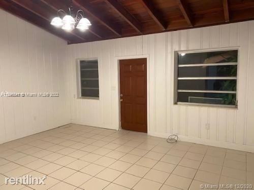 1112 Sw 65th Ave - Photo 2 of 8