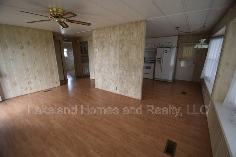 1567 Longbow Dr - Photo 4 of 13