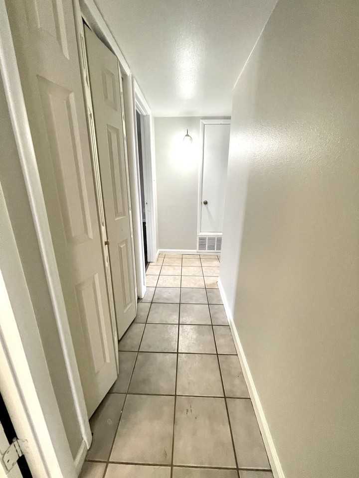 19420 N 5th Dr - Photo 3 of 17