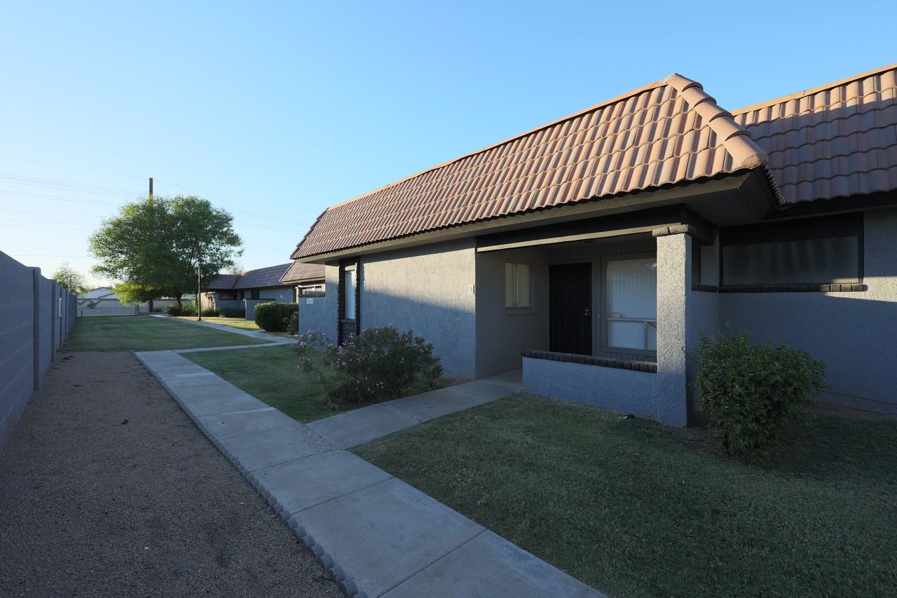 9029 W Elm St #8 - Photo 2 of 28