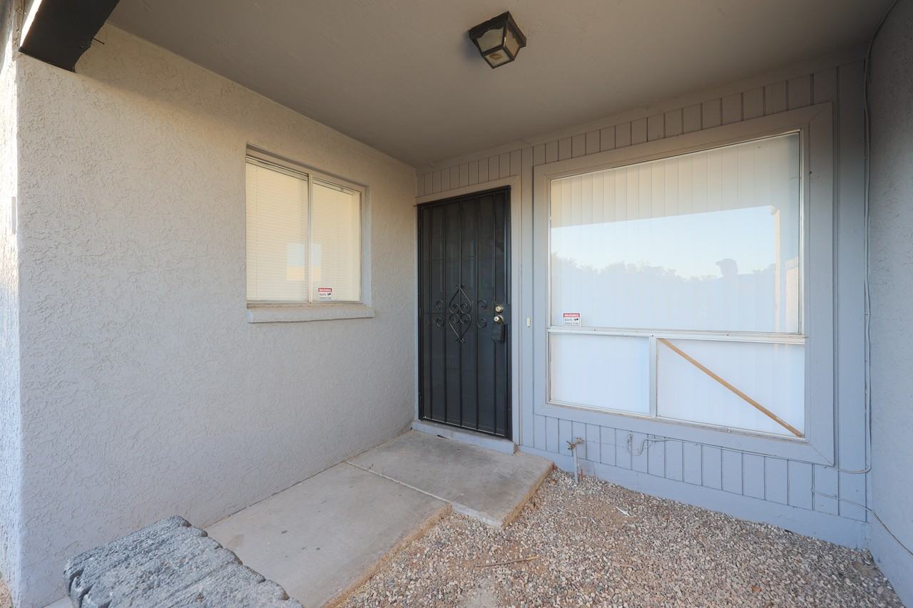 9029 W Elm St #8 - Photo 3 of 28