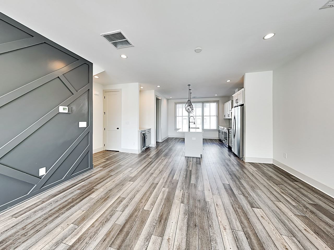 583 King Arnold St - Photo 3 of 23