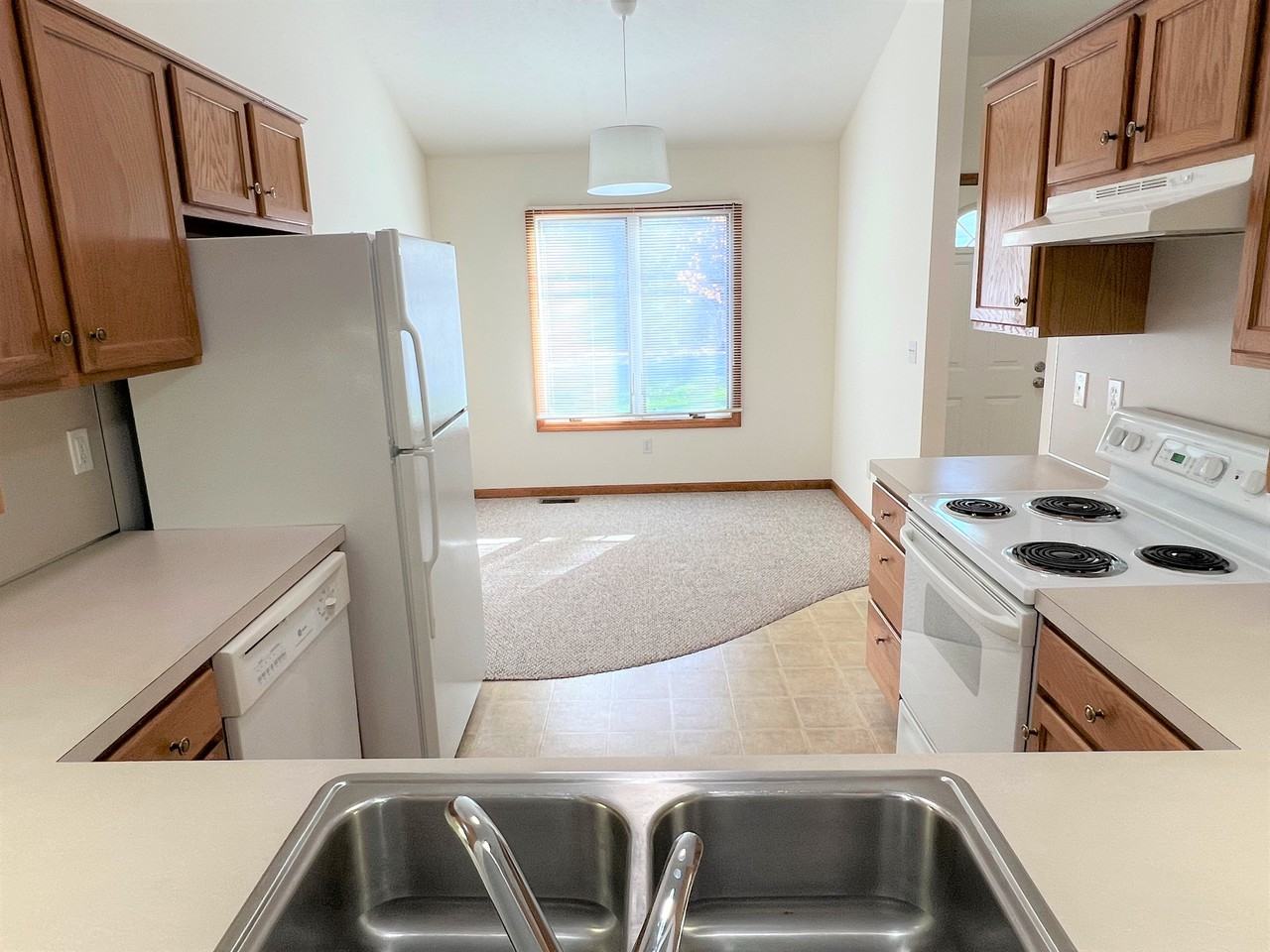 329 Nestlewood Dr - Photo 3 of 9