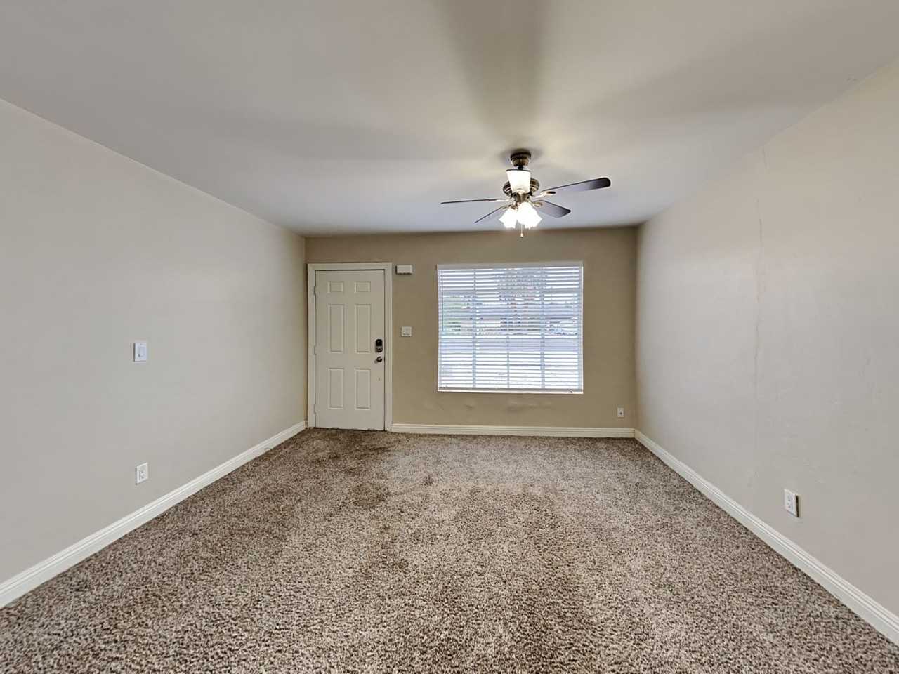 1320 W Missouri Ave - Photo 3 of 19