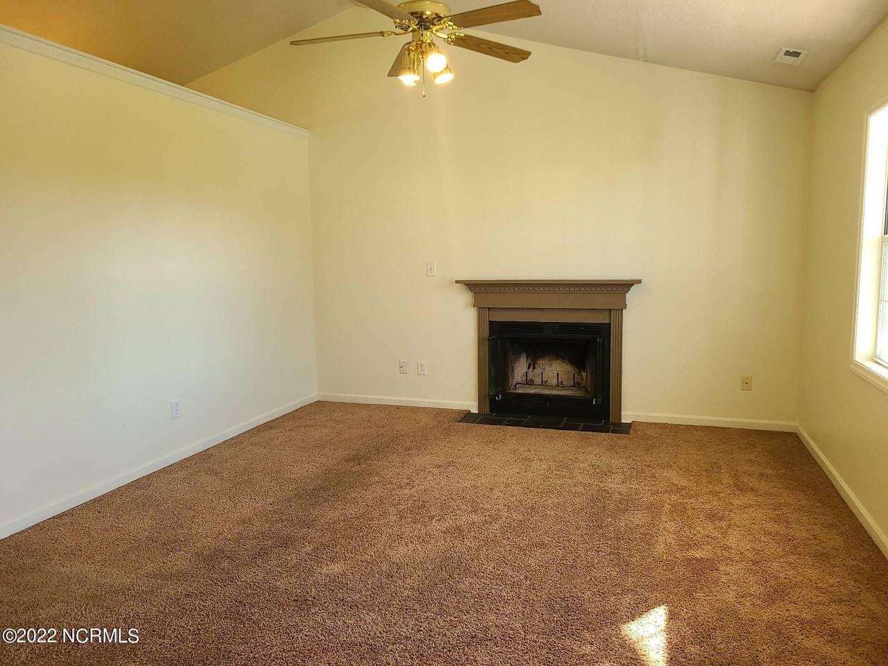 135 Glenwood Drive - Photo 3 of 5