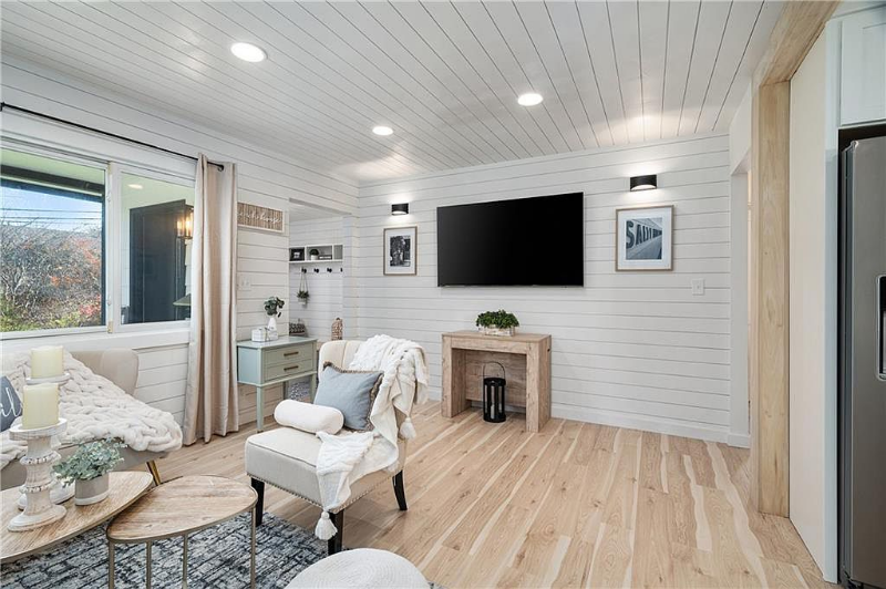 2 Salt Pond Rd - Photo 3 of 6