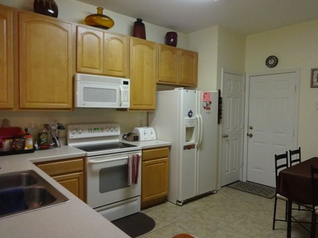 5092 Hawkstone Dr - Photo 2 of 19