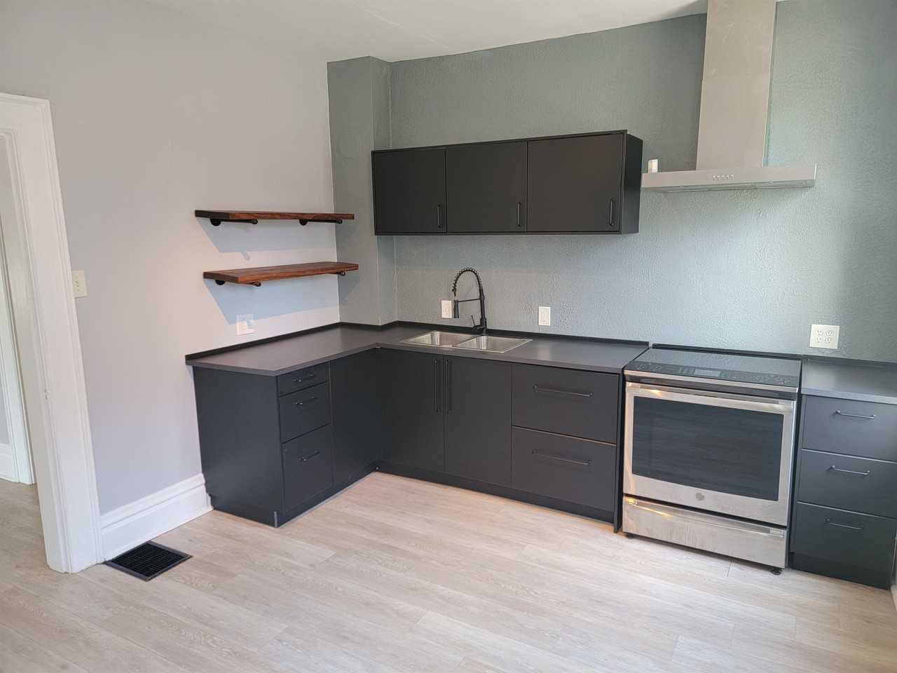 1106 E Whittier St #A - Photo 3 of 11