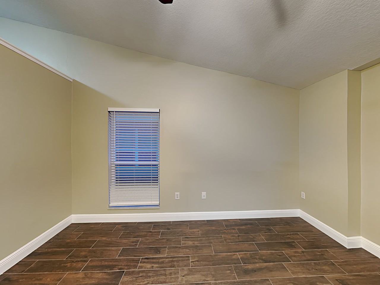 1819 Osman Ave - Photo 3 of 22