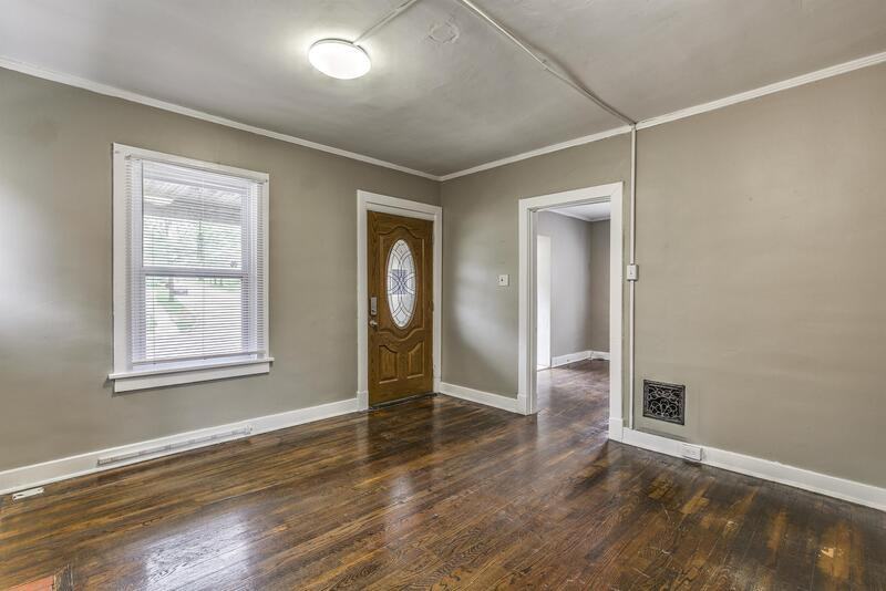 2309 S Big Bend Blvd - Photo 2 of 18