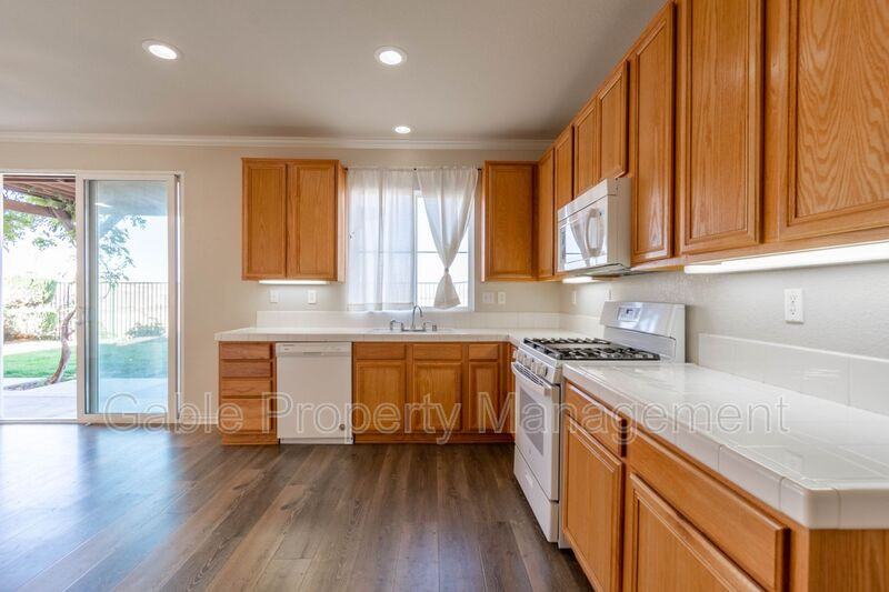 37400 Queen Anne Pl - Photo 4 of 20