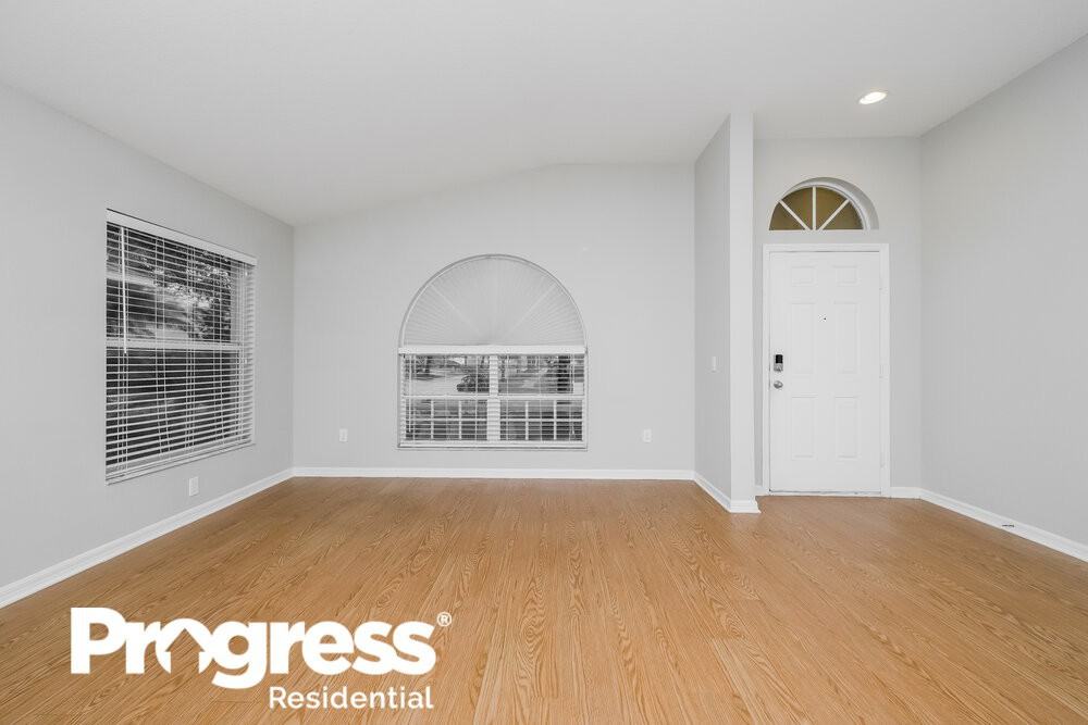 9708 Laurel Ledge Dr - Photo 3 of 16